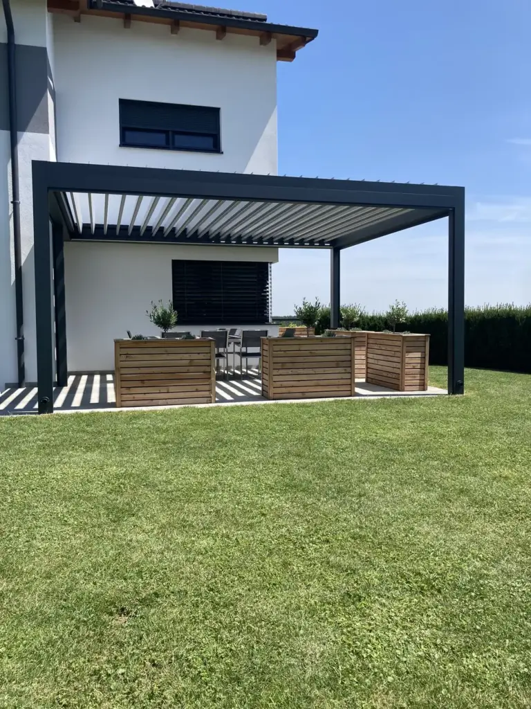 Lamellendach über Terrasse – Galeriebild 2/3 – SDS – Einfamilienhaus in Hartberg